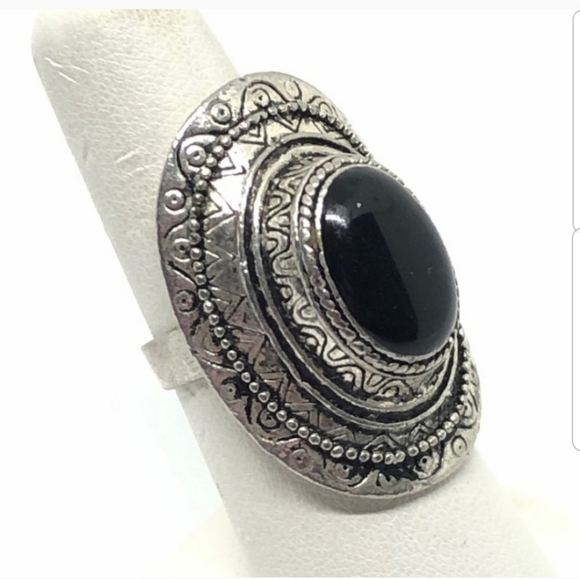 Statement Ring - Picture 3 of 4